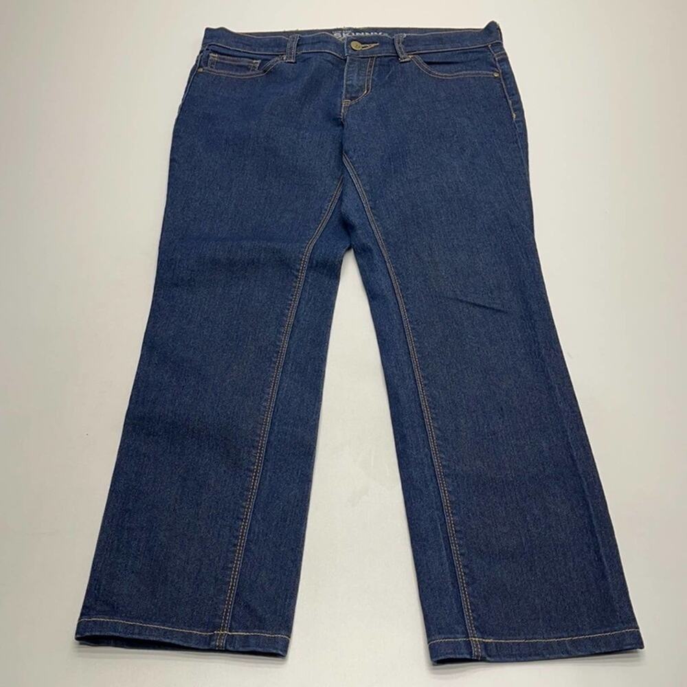NY & COMPANY Women’s 8 Short Skinny Leg Jeans